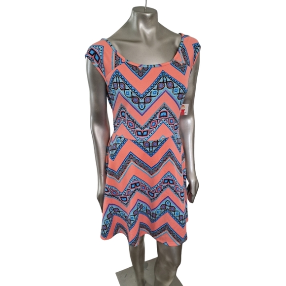 🪻BOGO🪻 Southwest Print Dress w/ Cut-Out Back Size Large NWT - Picture 3 of 10